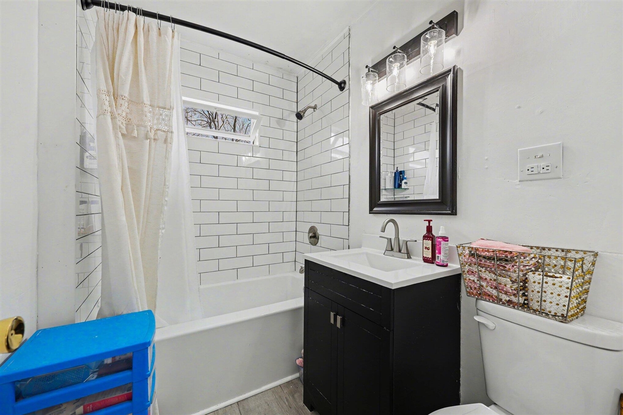 102 Tyrrell Street Clinton, MI 49236 - Photo 8 of 16