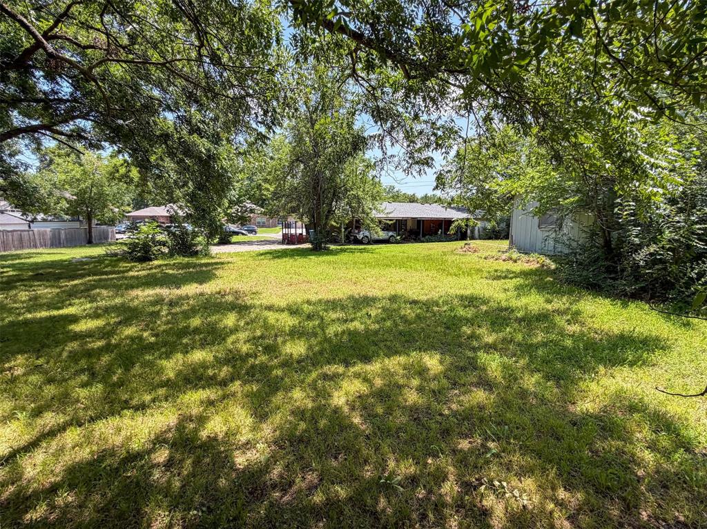719 East Bullock Street Denison, TX 75021 - Photo 13 of 16