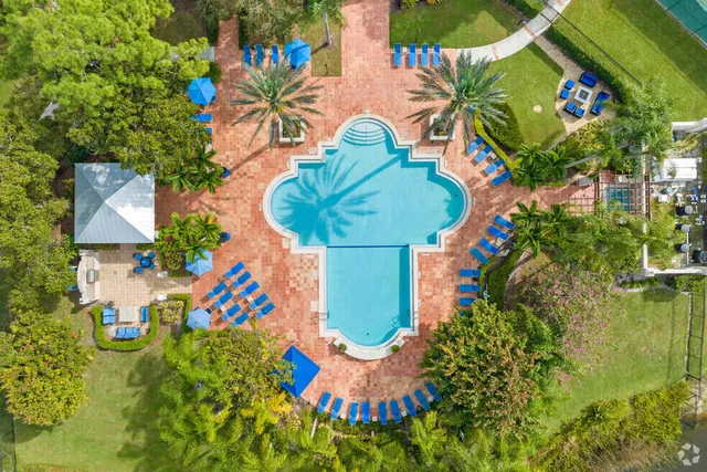 a view of a back yard of the house