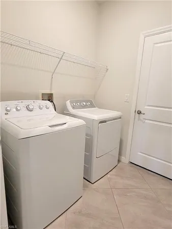 $2,300 | 1750 Alameda Drive, Naples, FL 34120