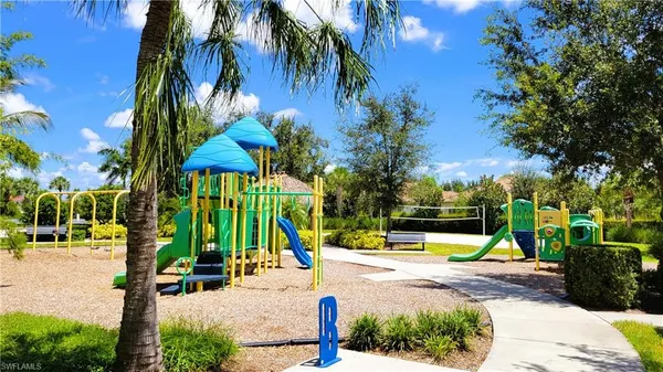 $2,300 | 1750 Alameda Drive, Naples, FL 34120