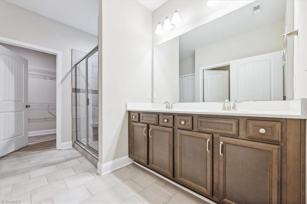 1987 Meadowview Drive Graham, NC 27253 - Photo 11 of 23 primarybath