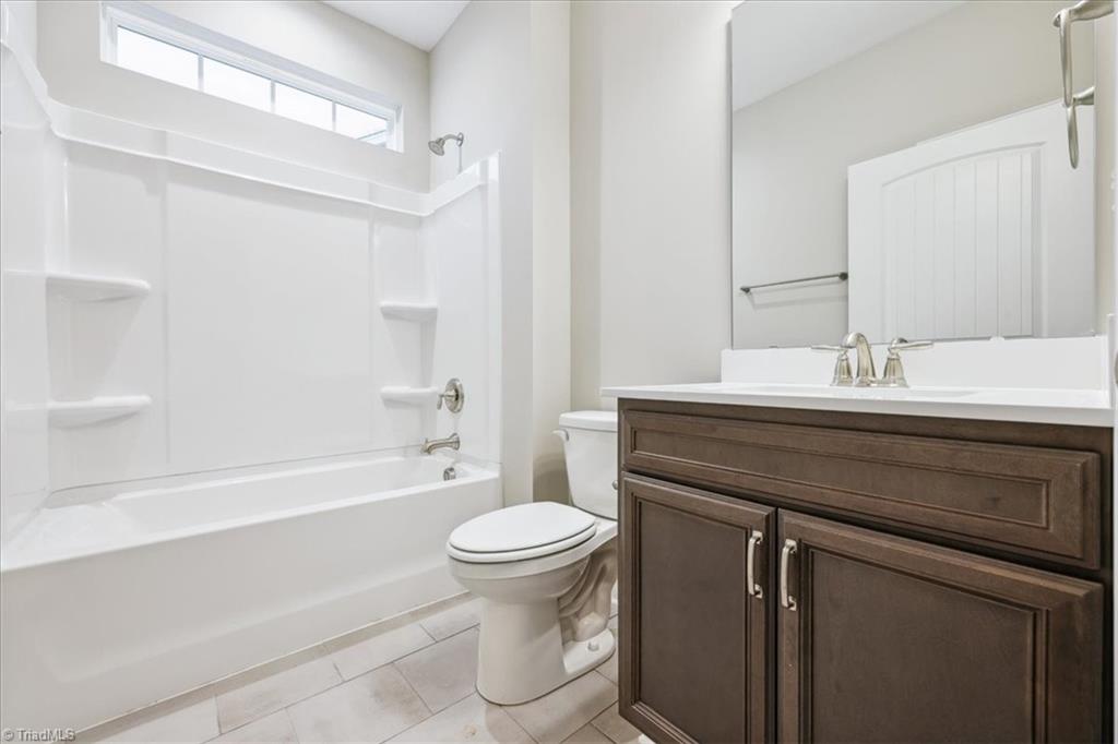 1987 Meadowview Drive Graham, NC 27253 - Photo 7 of 23 hall bath on main floor