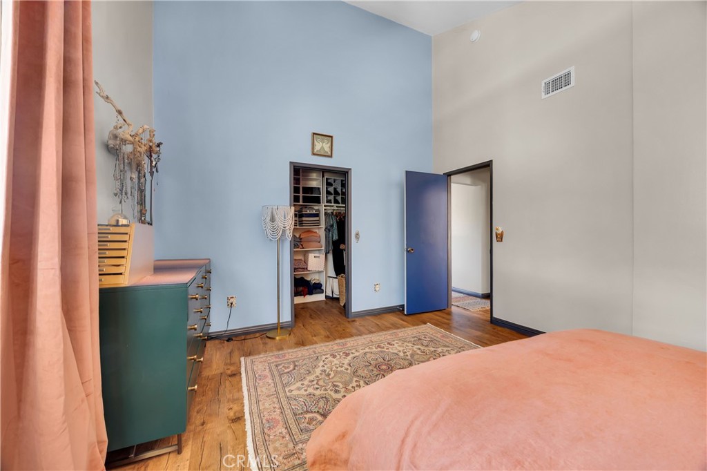 5341 Monterey Road Los Angeles, CA 90042 - Photo 20 of 40 guest room 1