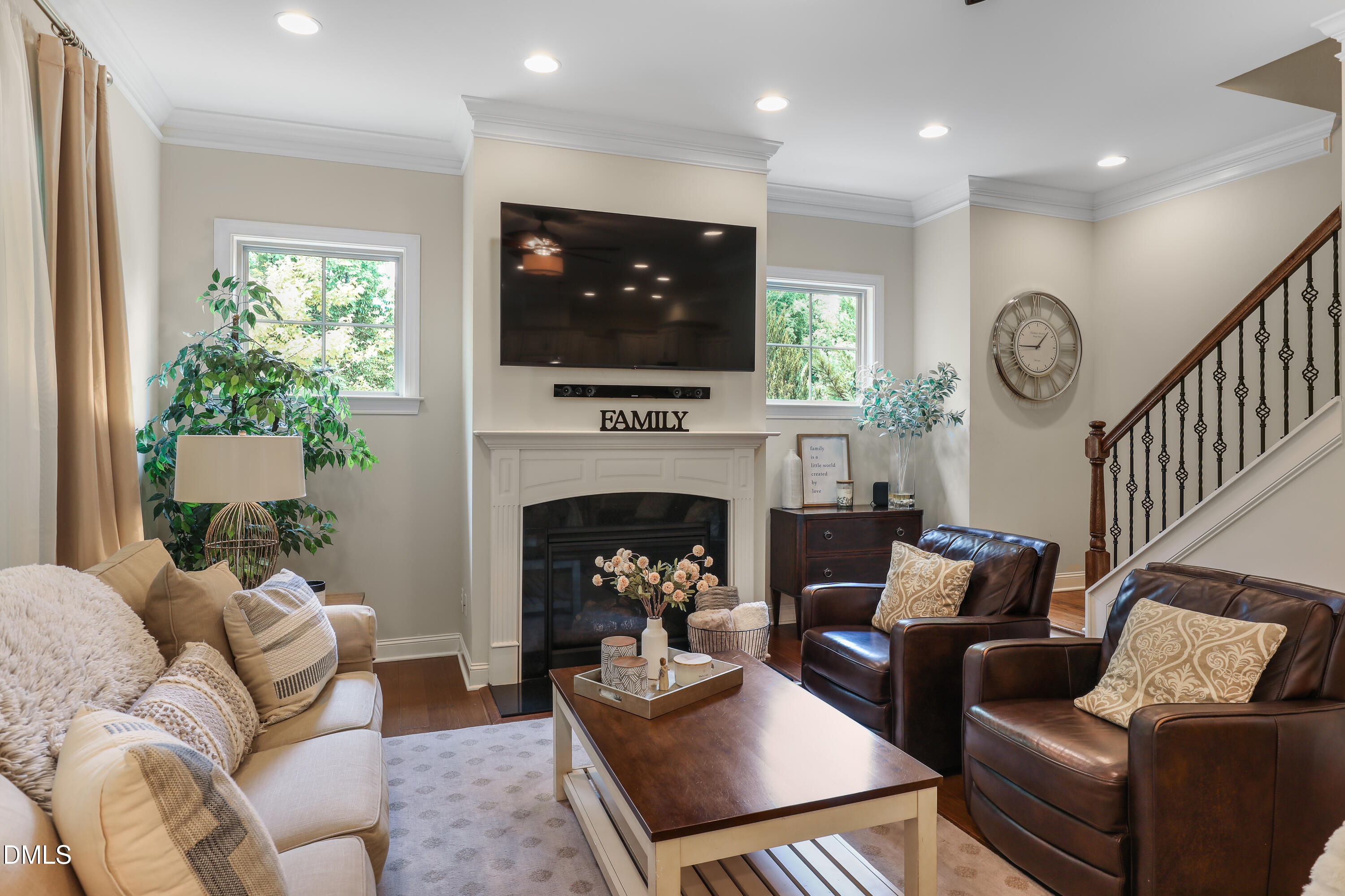 225 Brook Manor Court Cary, NC 27513 - Photo 10 of 41