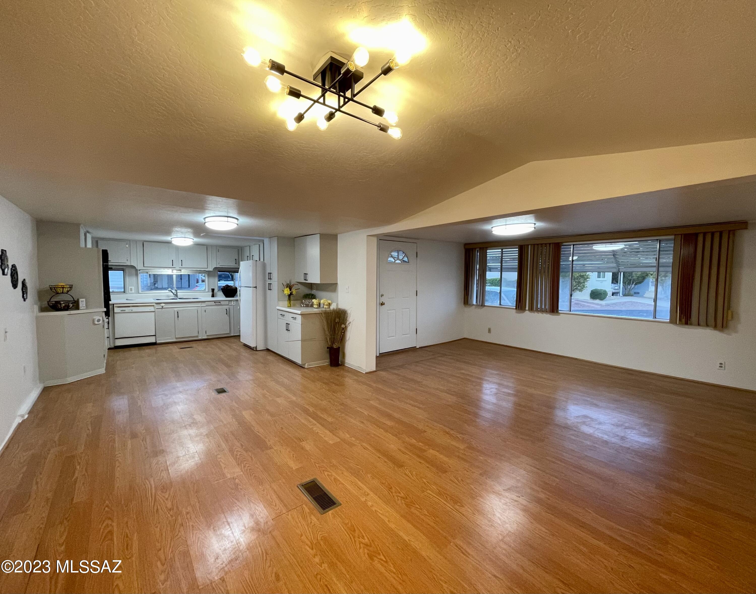 5841 West Rocking Cir Street Tucson, AZ 85713 - Photo 1 of 27 Gallery Image 1