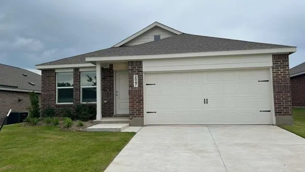 $1,800 | 2047 Stable Lane, Aubrey, TX 76227