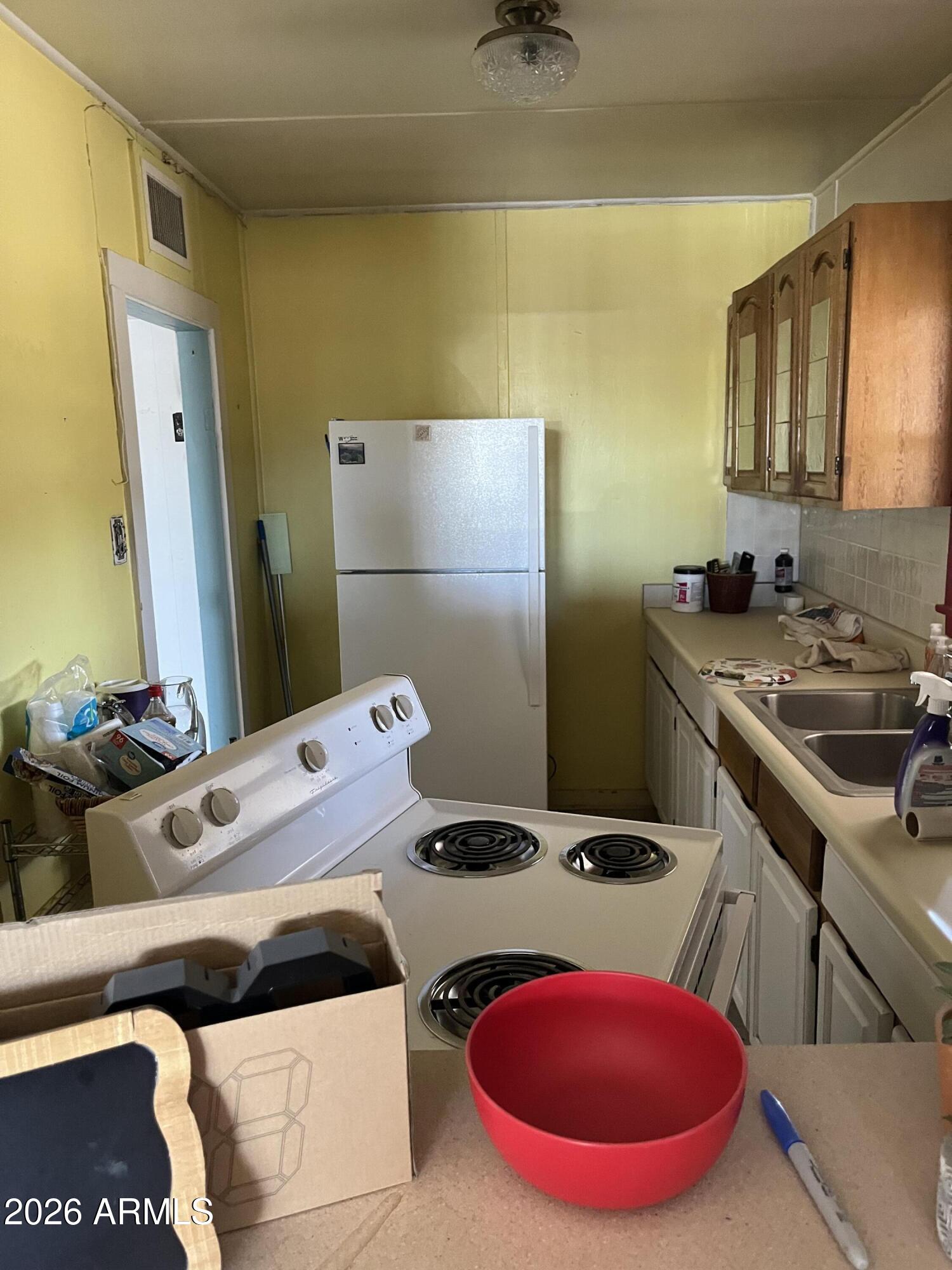 3610 North Elliott Road Ajo, AZ 85321 - Photo 14 of 20 a bathroom with a tub sink and mirror