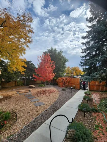 a view of a yard and entertaining space