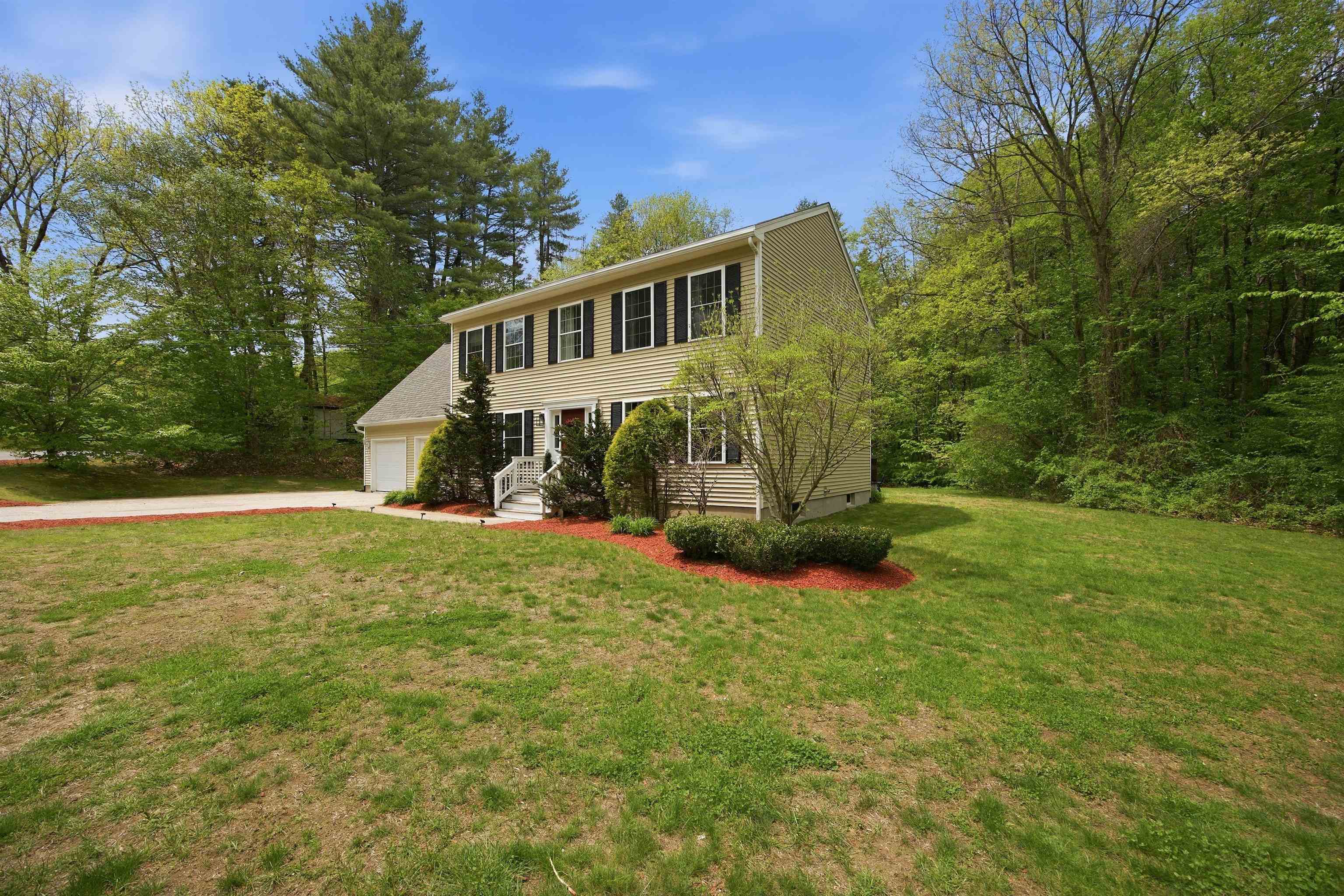 144 Mountain Road Goffstown, NH 03045 - Photo 2 of 47