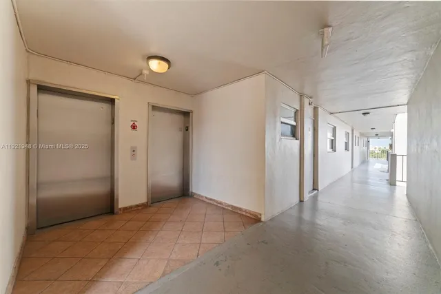 a view of livingroom with an empty space