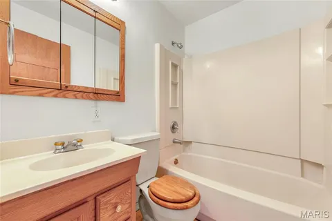 $199,900 | 9200 Papoose Drive, St. Louis, MO 63123