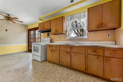 $199,900 | 9200 Papoose Drive, St. Louis, MO 63123