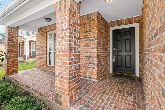 $2,100 | 4815 Mission Lake Court, Richmond, TX 77407
