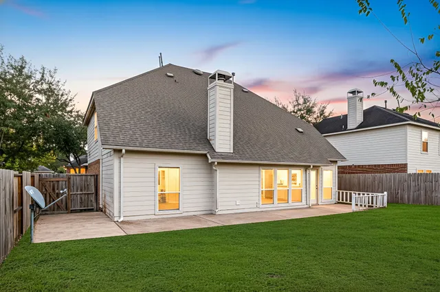 $2,100 | 4815 Mission Lake Court, Richmond, TX 77407