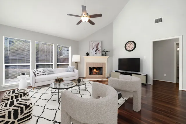 $2,100 | 4815 Mission Lake Court, Richmond, TX 77407