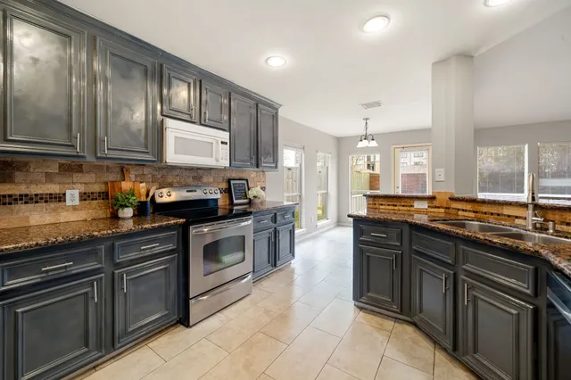 $2,100 | 4815 Mission Lake Court, Richmond, TX 77407