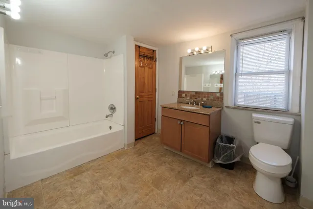 $250,000 | 607 West Lawn Avenue, West Lawn, PA 19609