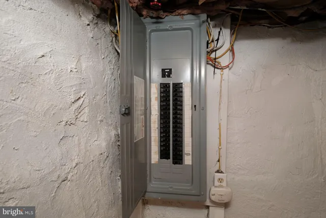 $250,000 | 607 West Lawn Avenue, West Lawn, PA 19609