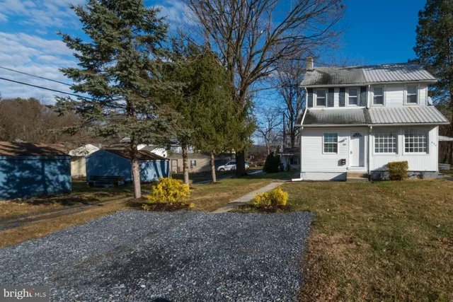 $250,000 | 607 West Lawn Avenue, West Lawn, PA 19609
