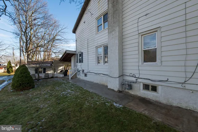 $250,000 | 607 West Lawn Avenue, West Lawn, PA 19609