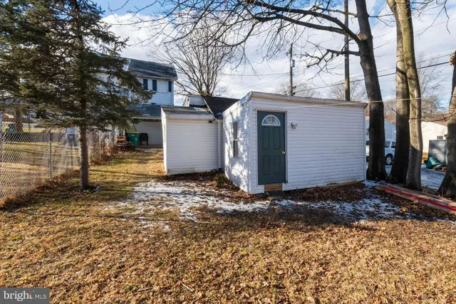 $250,000 | 607 West Lawn Avenue, West Lawn, PA 19609