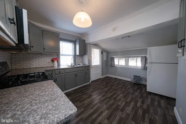 $250,000 | 607 West Lawn Avenue, West Lawn, PA 19609