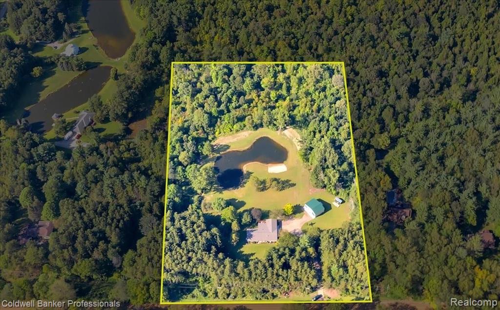 3235 Sutton Road Dryden, MI 48428 - Photo 7 of 31