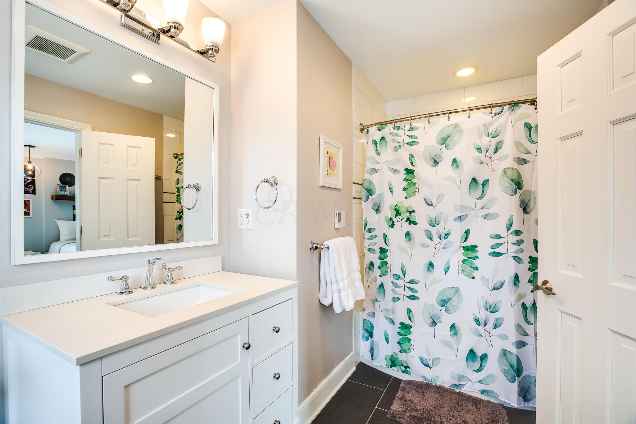 2252 Tremont Road Columbus, OH 43221 - Photo 60 of 97 Remodeled full bath attached to second bedroom