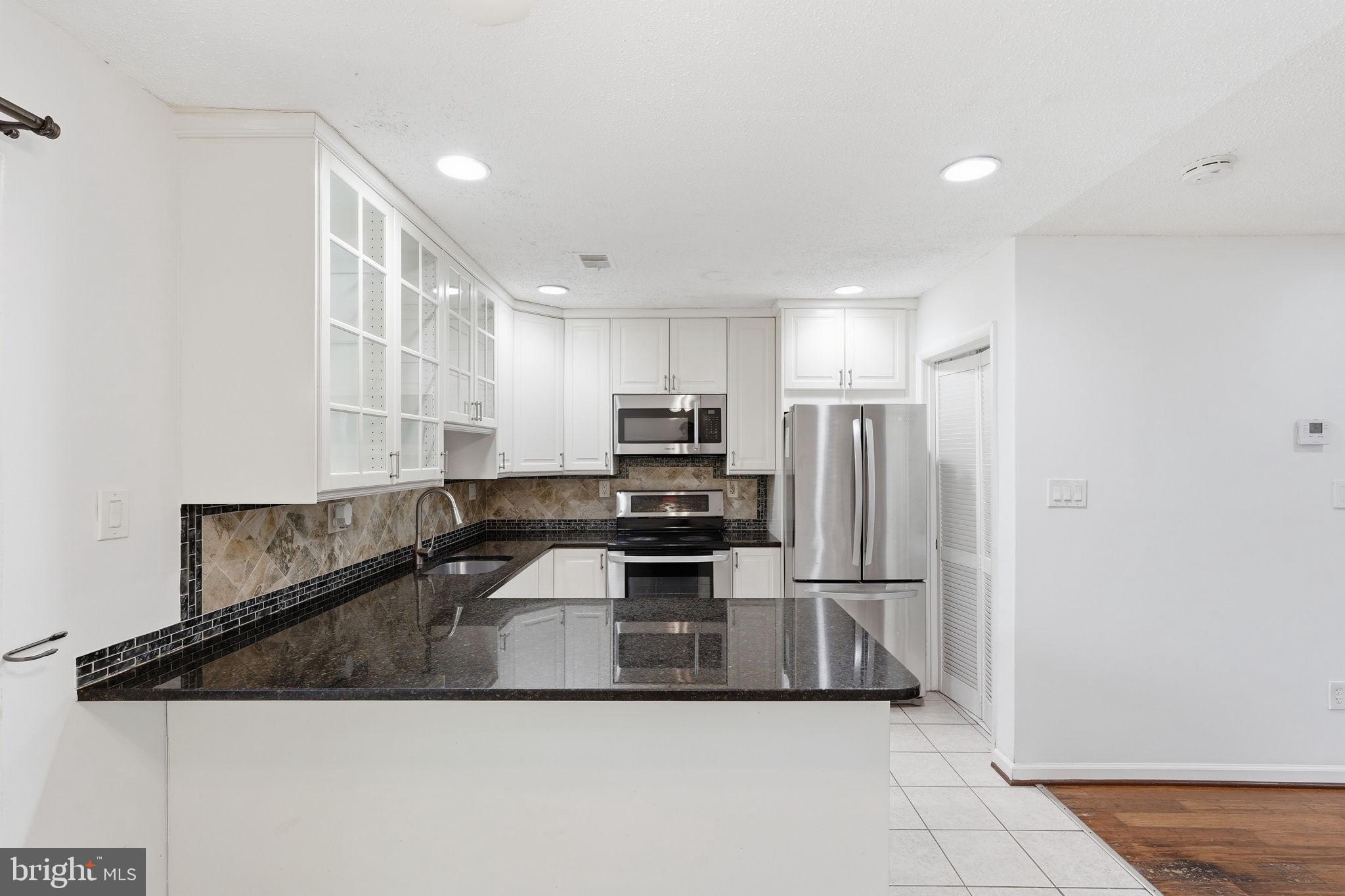 2366 Southgate Square Reston, VA 20191 - Photo 7 of 32 Gallery Image 7