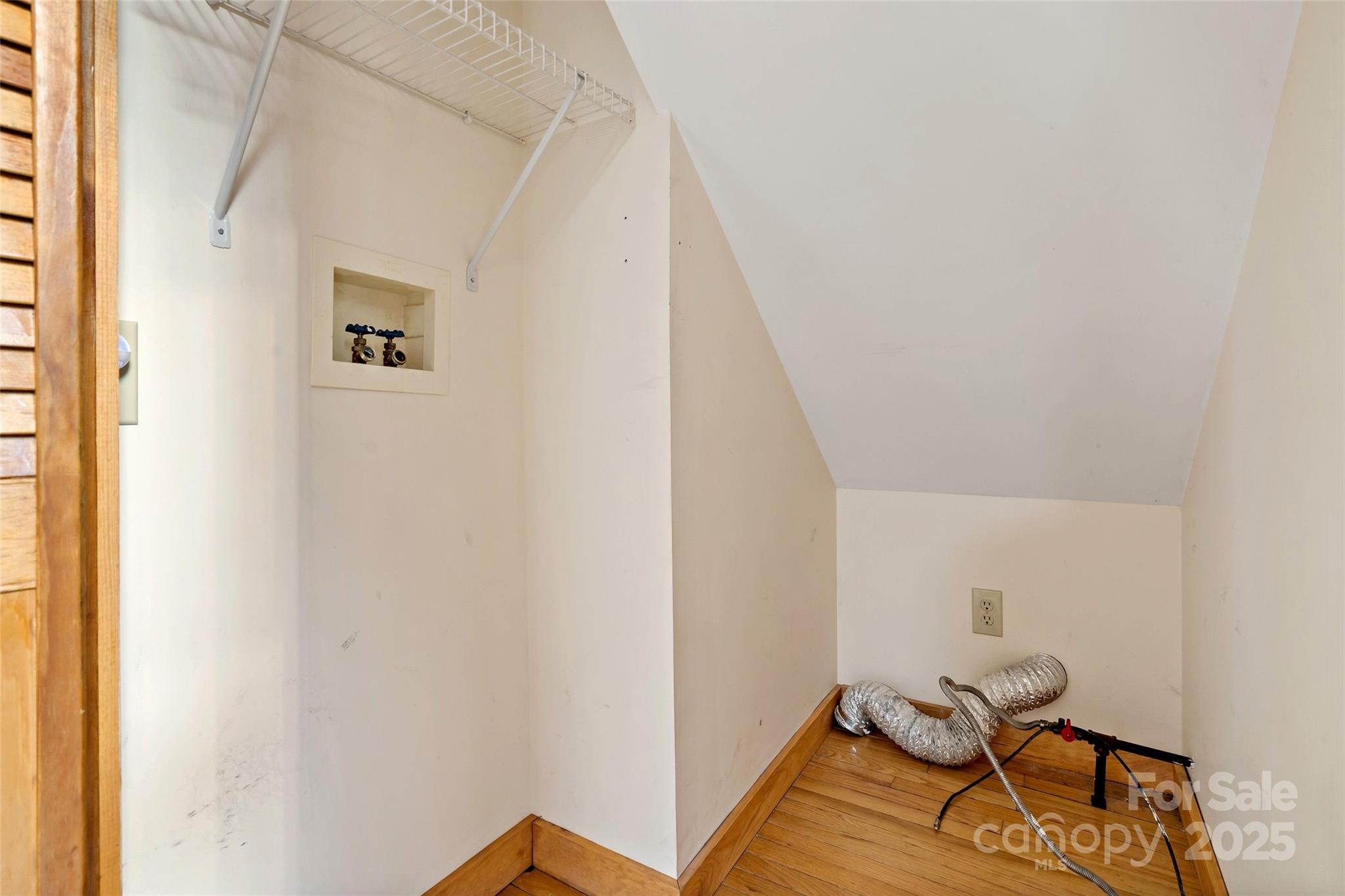 580 Red Dirt Road Newland, NC 28657 - Photo 24 of 48 a view of hallway with livingroom