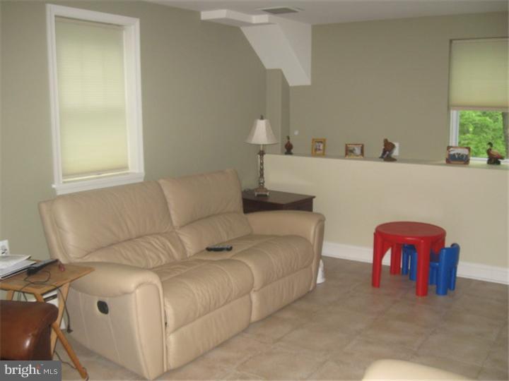 333 Greene Road Berwyn, PA 19312 - Photo 11 of 24 Family Room