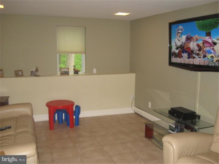 333 Greene Road Berwyn, PA 19312 - Photo 12 of 24 Family Room