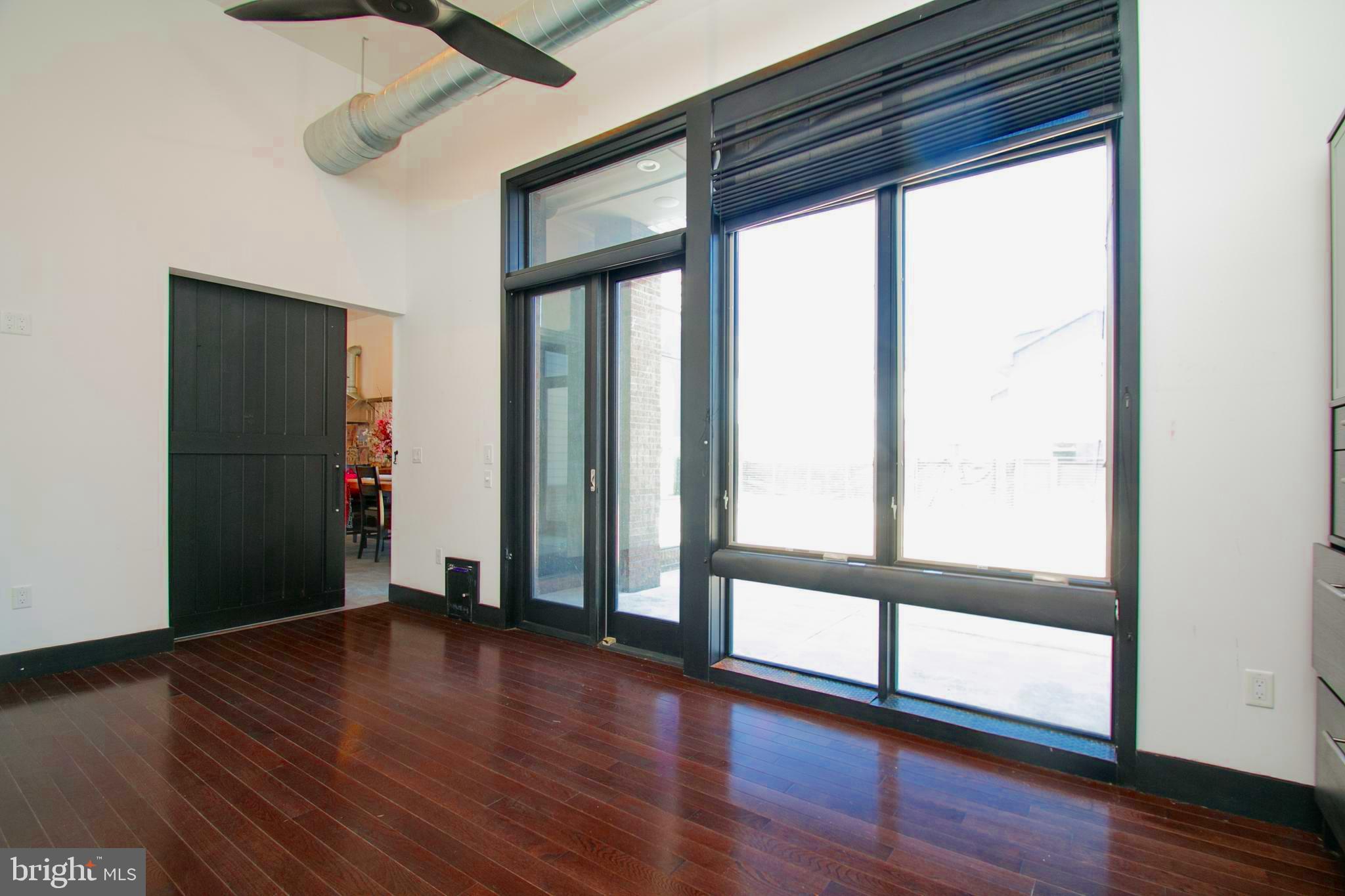 243 Tasker Street Philadelphia, PA 19148 - Photo 20 of 75 Bonus room off of dining area.