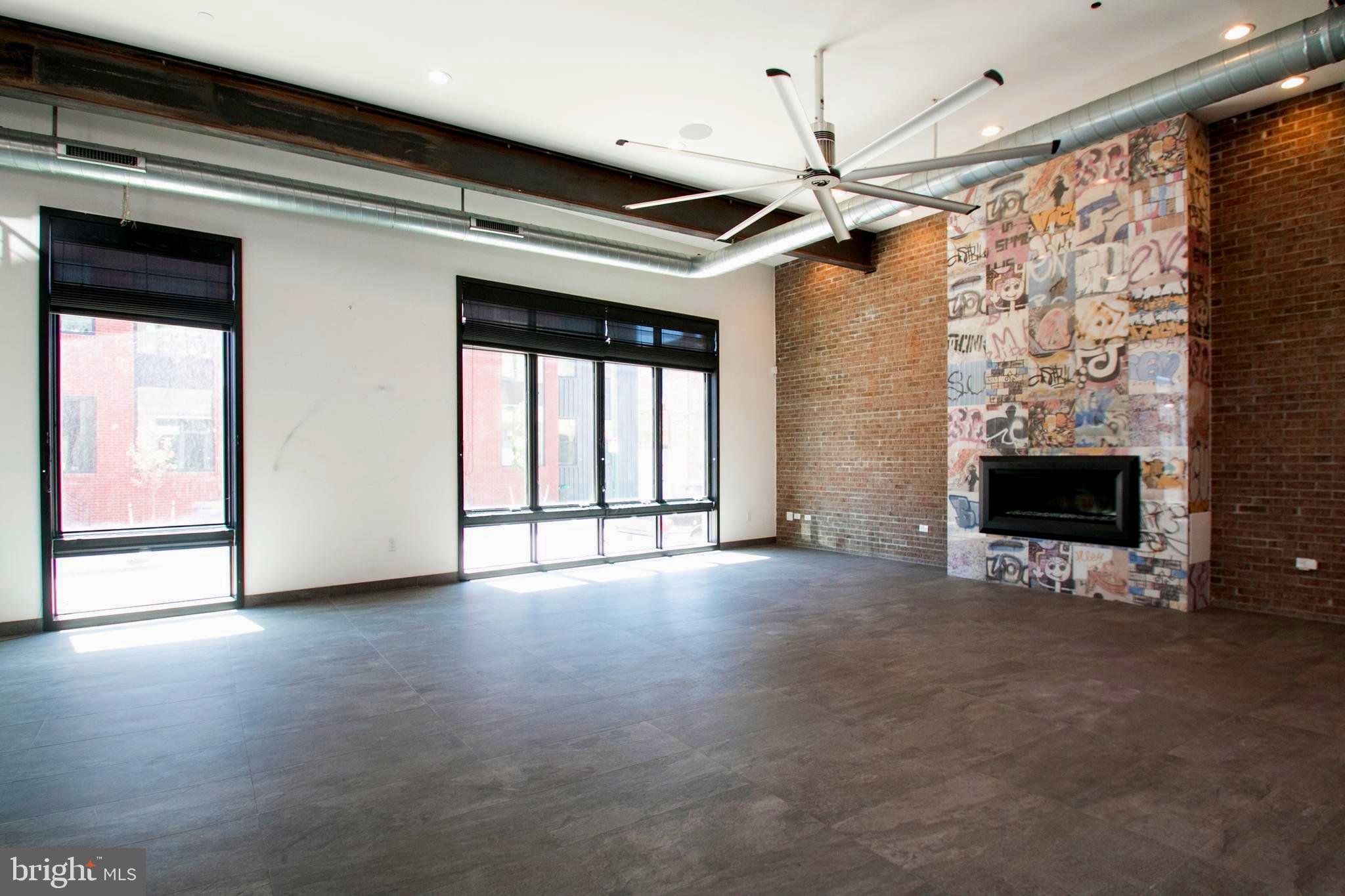 243 Tasker Street Philadelphia, PA 19148 - Photo 4 of 75 Living room