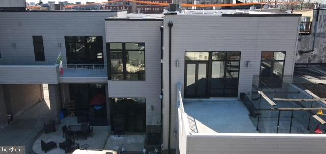 243 Tasker Street Philadelphia, PA 19148 - Photo 70 of 75 View of 2nd floor patios