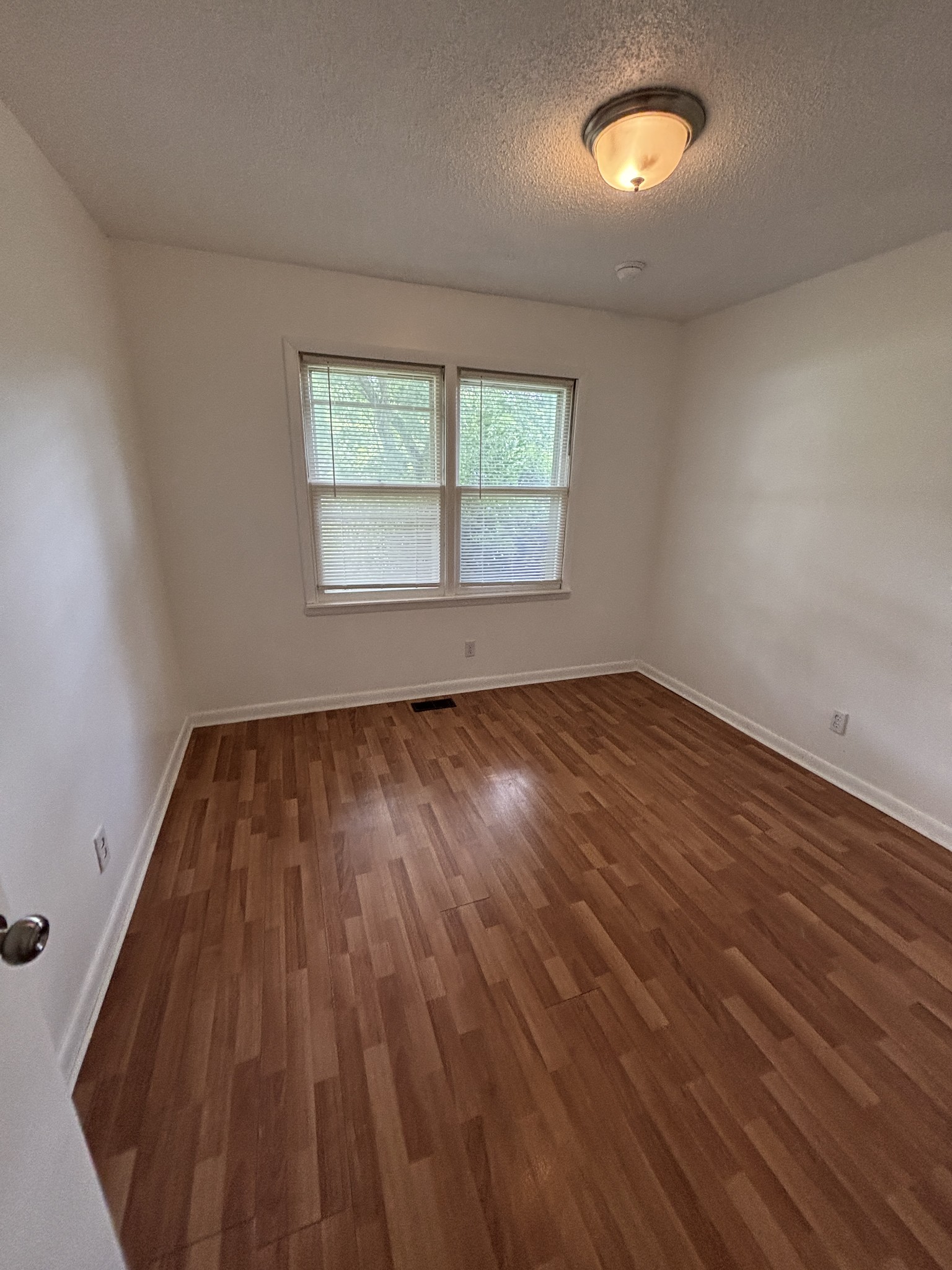 143 Roy Webb Road McMinnville, TN 37110 - Photo 5 of 16