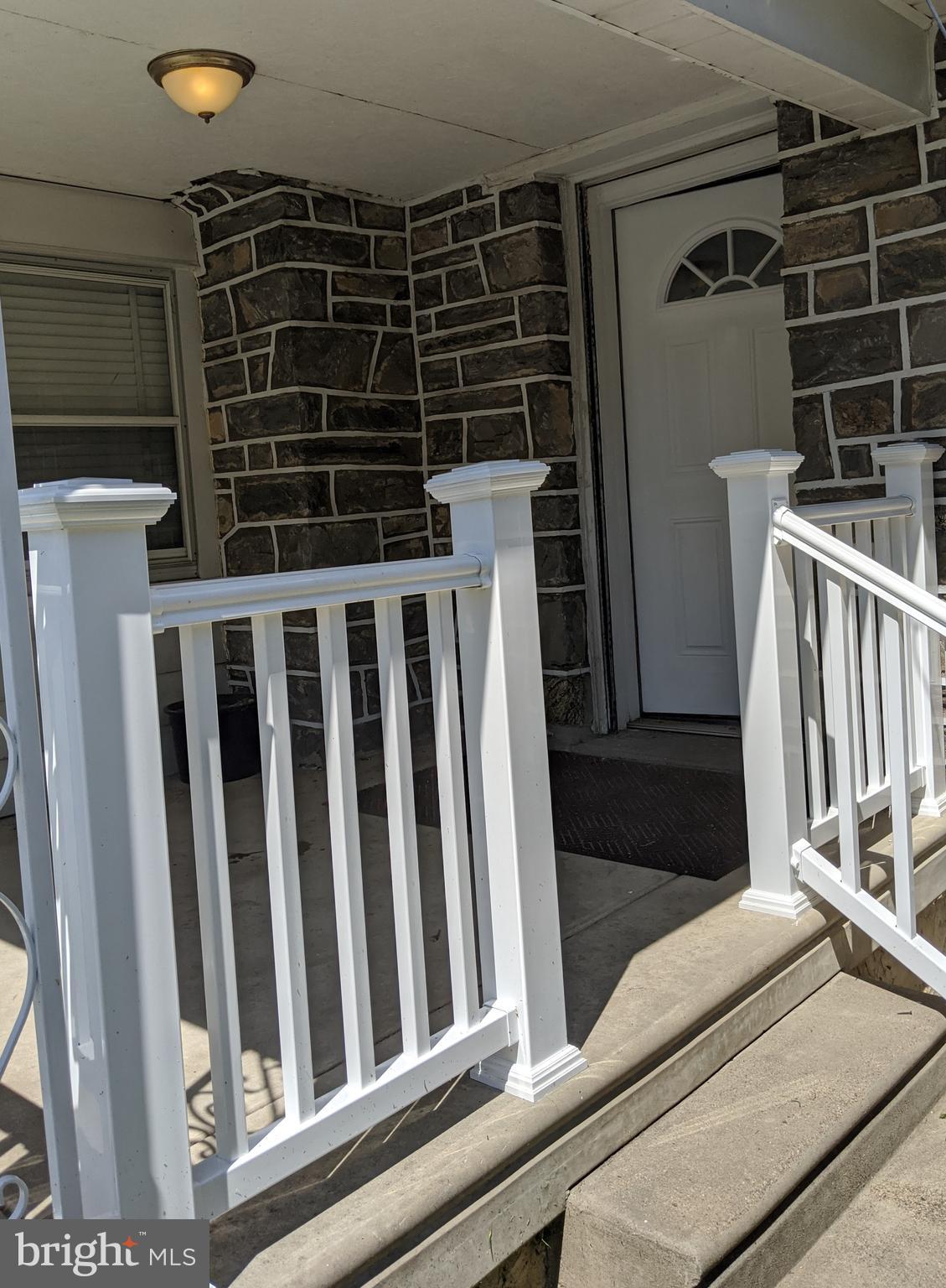 427 Millbank Road Upper Darby, PA 19082 - Photo 3 of 23
