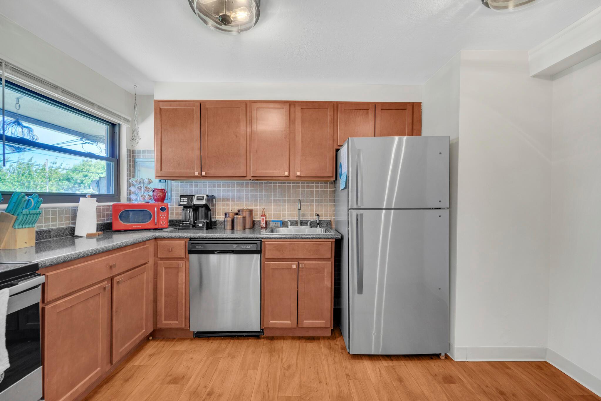 3316 Briggs Road Columbus, OH 43204 - Photo 6 of 28 Kitchen/Dining