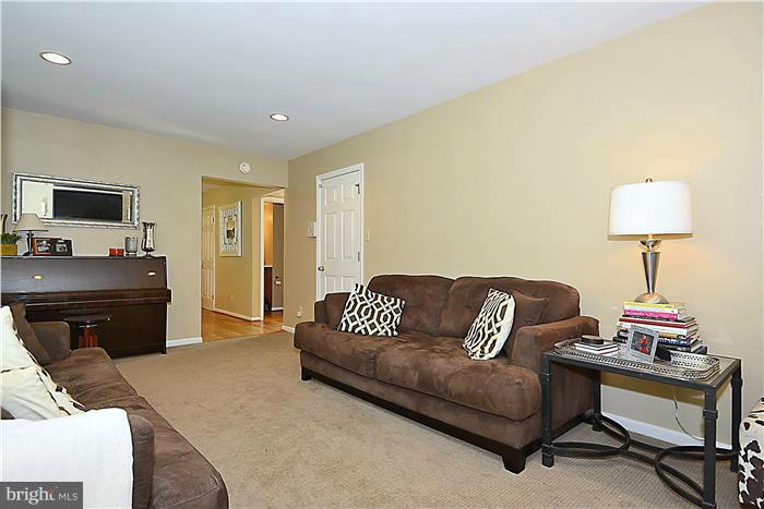 6909 Rochambeau Place Springfield, VA 22153 - Photo 14 of 29 Family Room