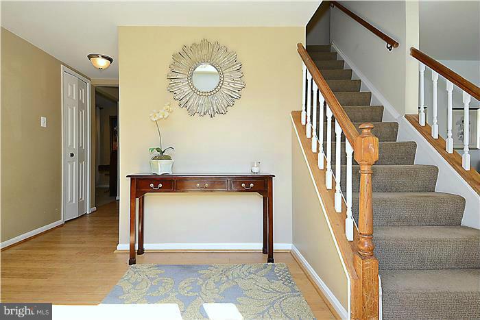 6909 Rochambeau Place Springfield, VA 22153 - Photo 3 of 29 Interior (General)
