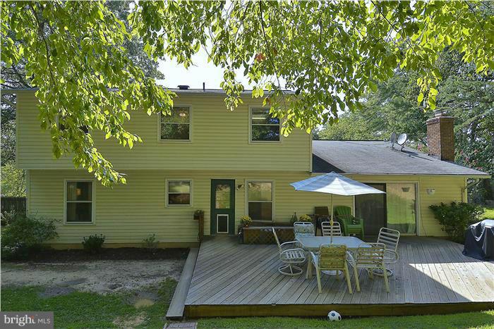 6909 Rochambeau Place Springfield, VA 22153 - Photo 26 of 29 Exterior (Rear)