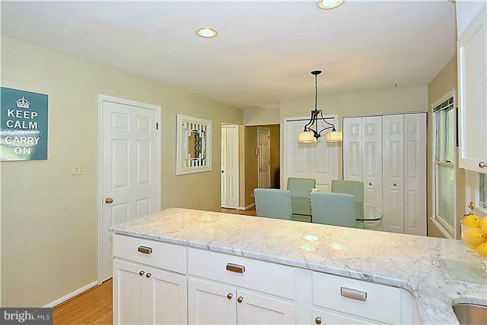 6909 Rochambeau Place Springfield, VA 22153 - Photo 10 of 29 Kitchen