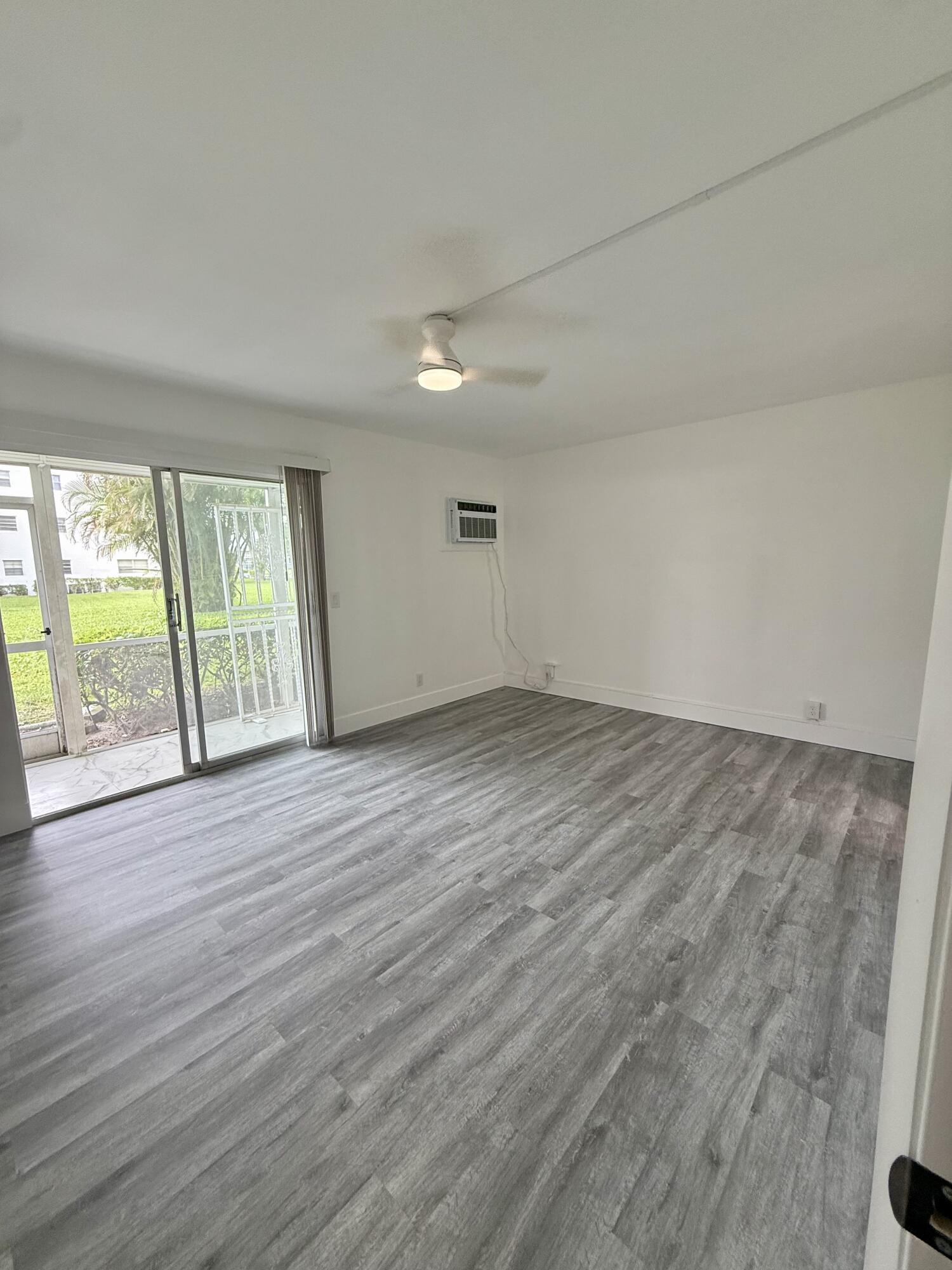 384 Fanshaw J Boca Raton, FL 33434 - Photo 12 of 31 IMG_2409