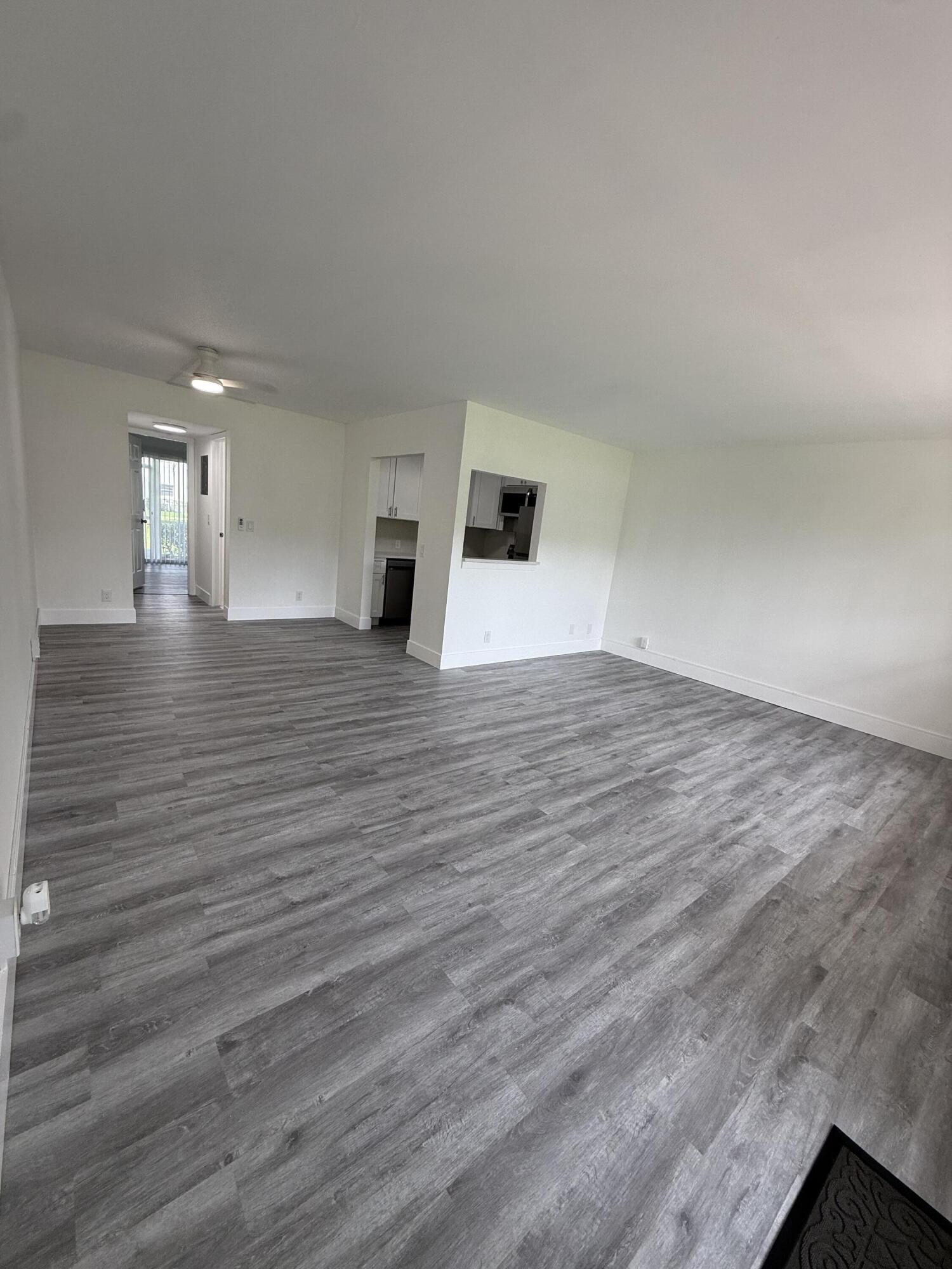 384 Fanshaw J Boca Raton, FL 33434 - Photo 6 of 31 IMG_2433