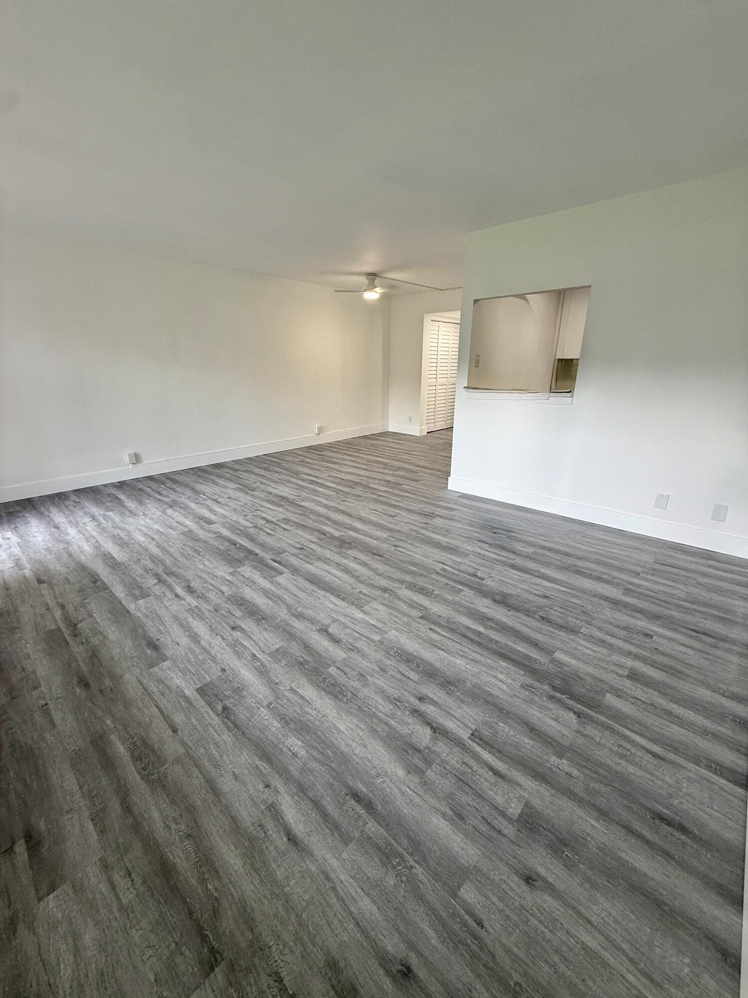 384 Fanshaw J Boca Raton, FL 33434 - Photo 7 of 31 IMG_2421