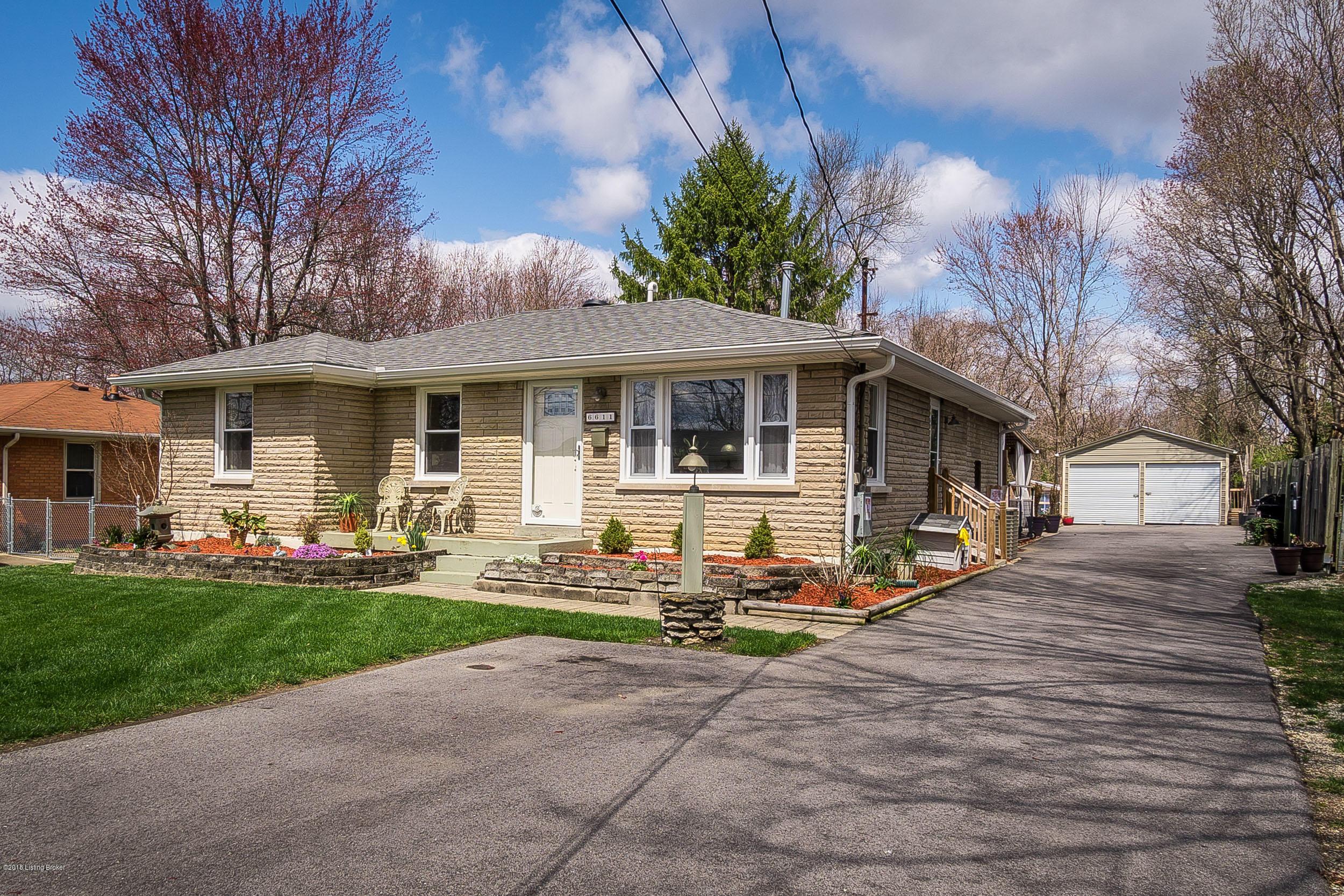 6611 Delton Road Louisville, KY 40258 - Photo 3 of 49 3