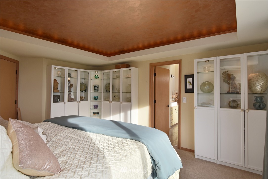17310 Sylvester Road Southwest Burien, WA 98166 - Photo 13 of 25 Gallery Image 13