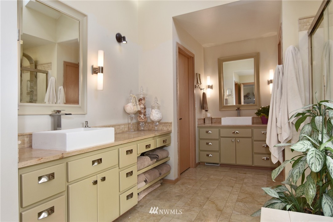 17310 Sylvester Road Southwest Burien, WA 98166 - Photo 14 of 25 Gallery Image 14