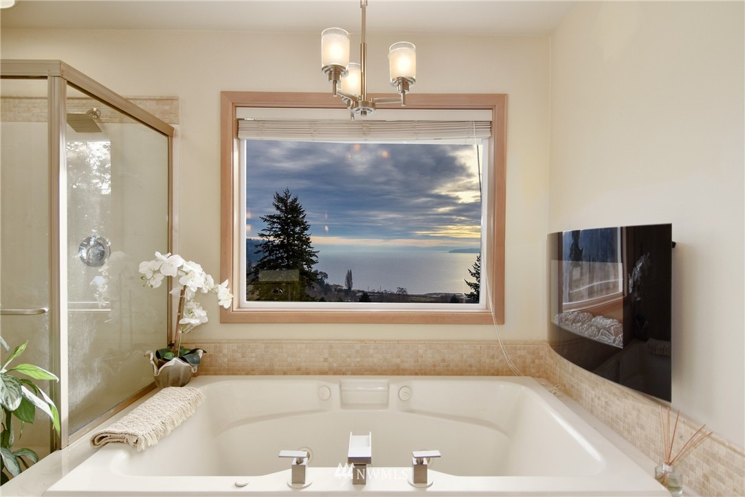 17310 Sylvester Road Southwest Burien, WA 98166 - Photo 15 of 25 Gallery Image 15